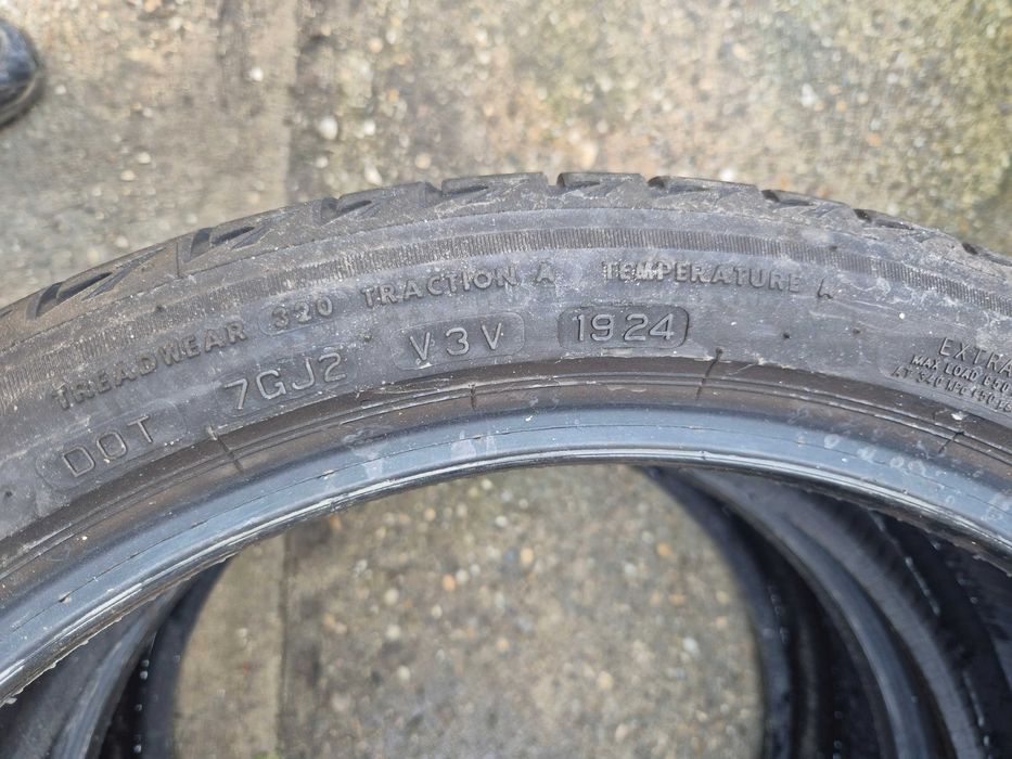 2 Anvelope de VARA - 225/40/19 - BRIDGESTONE - CA NOI - DOT 2024 !