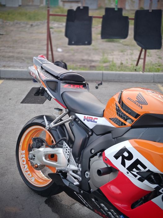 Honda CBR1000RR Fireblade (2005)