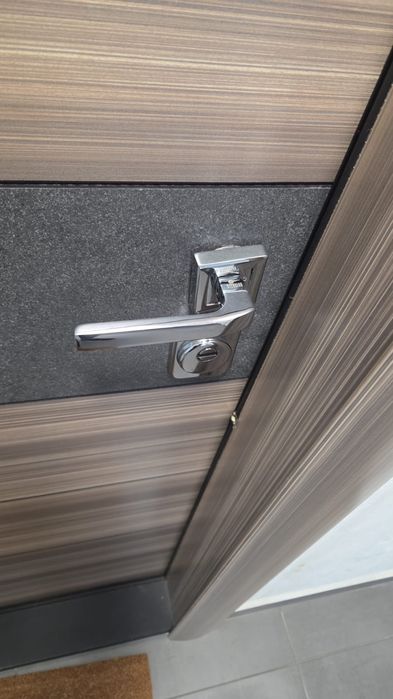 Reparatii usi metalice și termopan