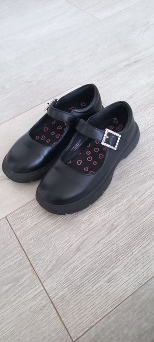 Туфли на девочку 31р