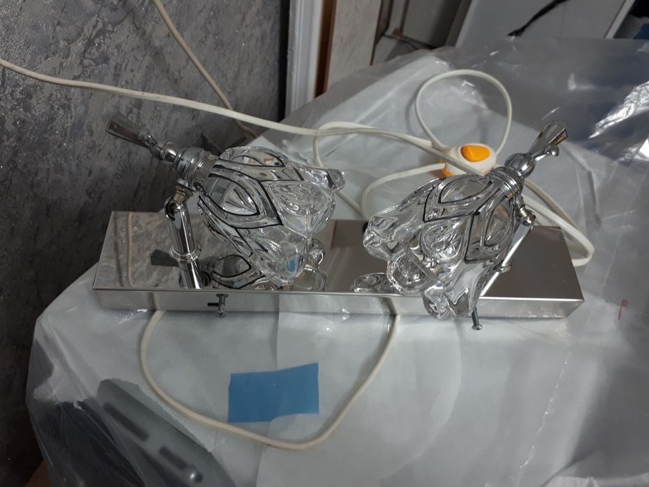 Светильник настенный хрустальный тюльпан.