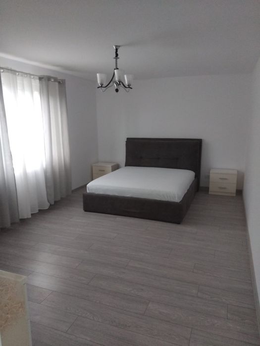 Casă de închiriat