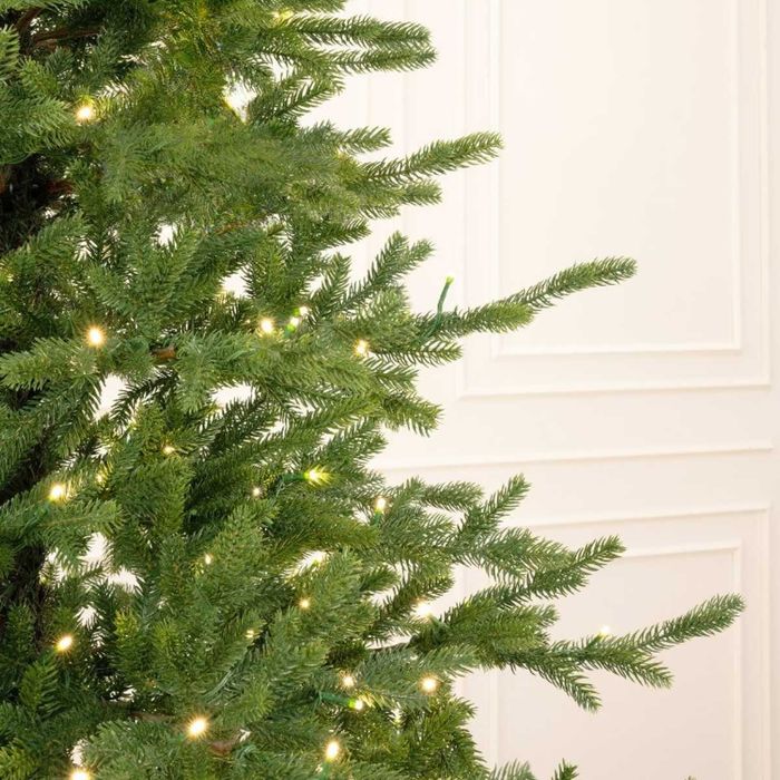 Brad artificial de Craciun Green Spruce cu LED 150 cm (suport lemn)