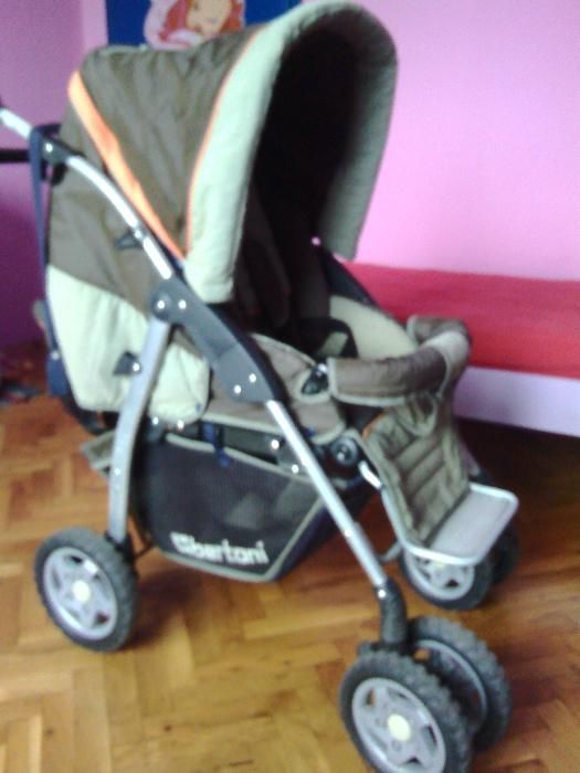 бебешка количка Бертони