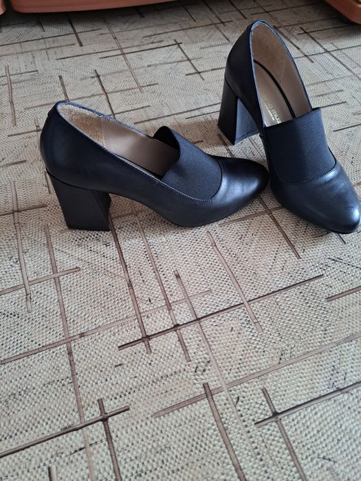 Туфли красивые отдаю