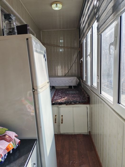 Продаю Срочно 2/2/4 Юнусабад 11 чистая, около круга. Цена 65000 уе