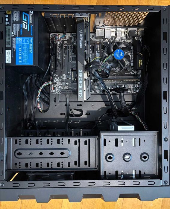 Геймърски компютър - Intel Core i7, 3060 TI, SSD Samsung