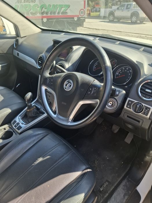 Продавам Opel Antara