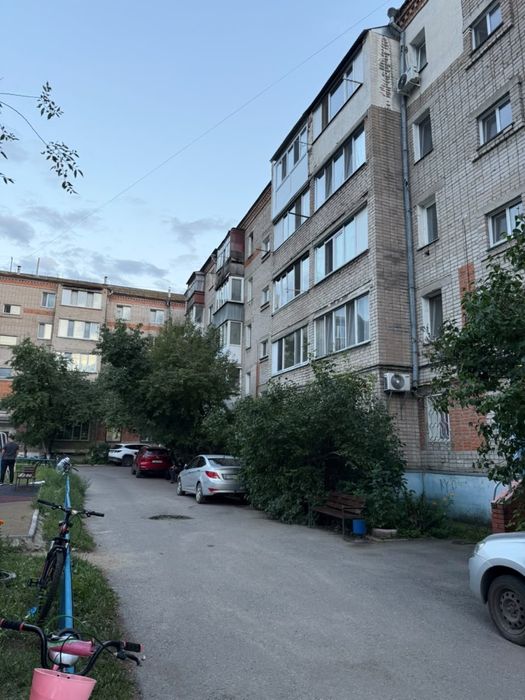 Продам 2 комн квартиру.Бэст