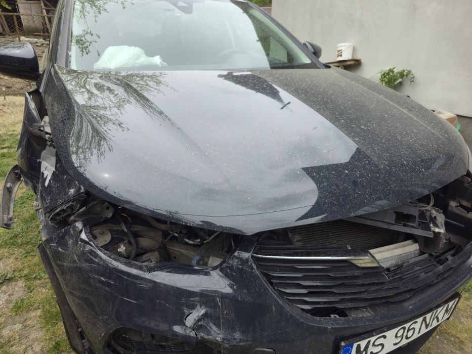 Opel Grandland X avariat