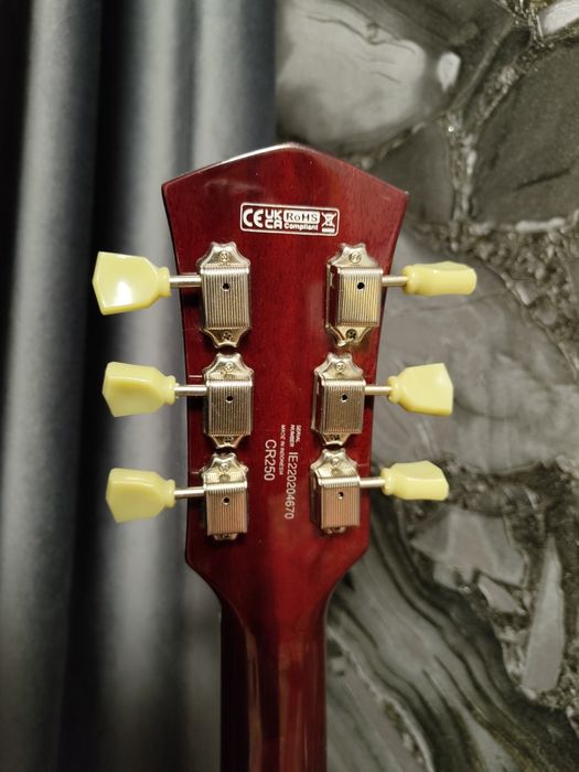 Продам электрогитару