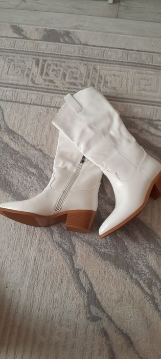 Новые зимние белые казаки.