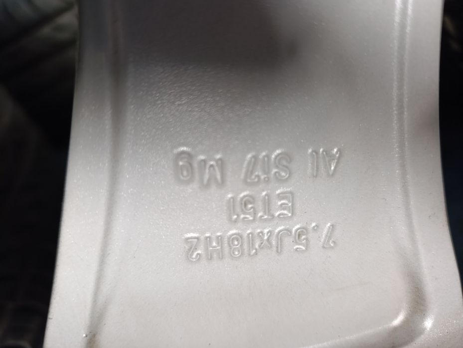 Jante originale Audi A3 anvelope vară Platin 225 40 18 dot 2023 , 8mm