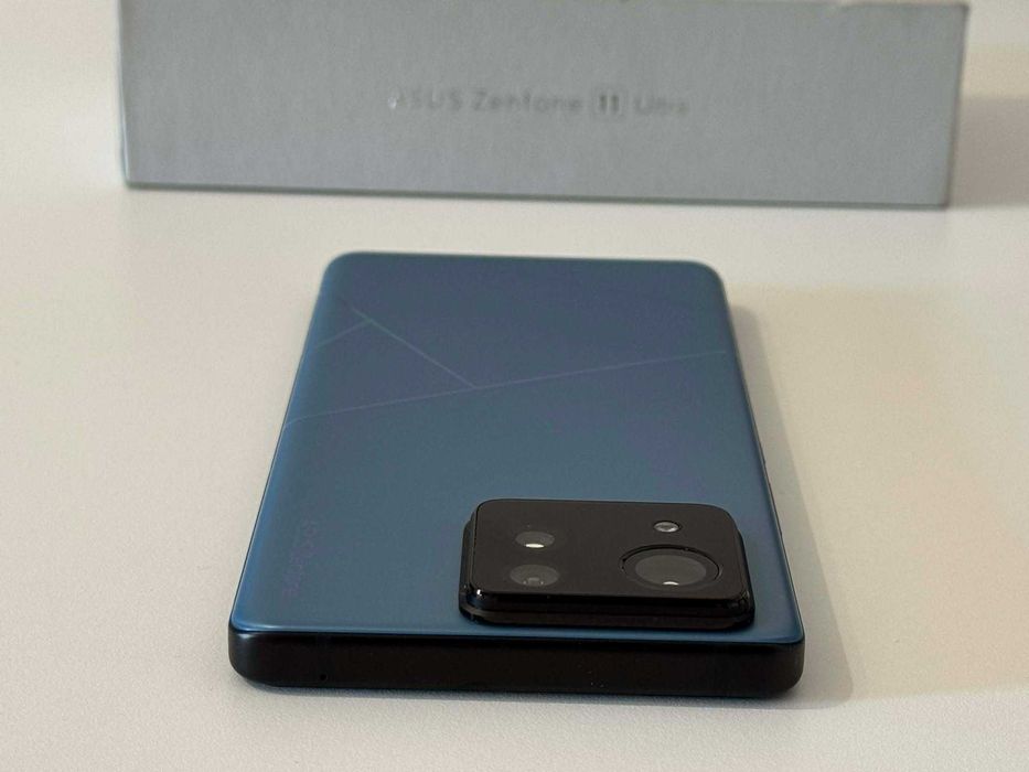 Бартер! Гаранция! Като НОВ! ASUS Zenfone 11 Ultra 256/12GB Blue (Син)