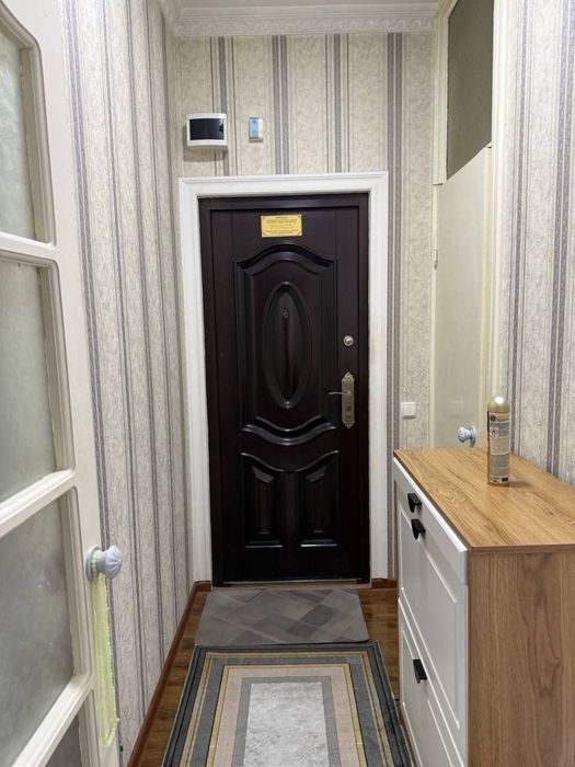 kvartira sotiladi srochna