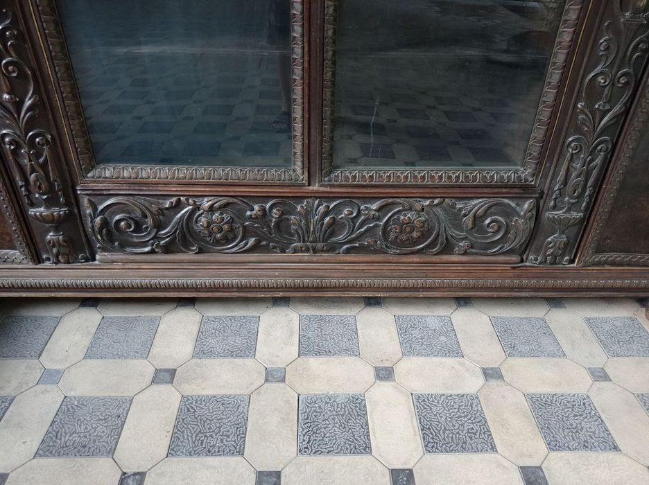 Антикварный сервант.Германия