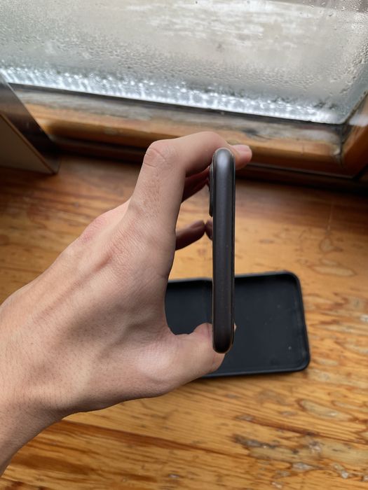 Продам айфон 8+