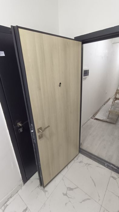 Темир эшик сотилади.