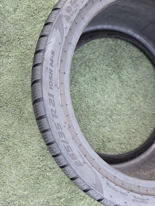 285 35 21 Pirelli 2025