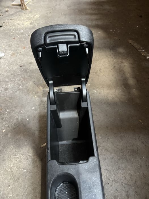 Подлакътник Mercedes B class / A class