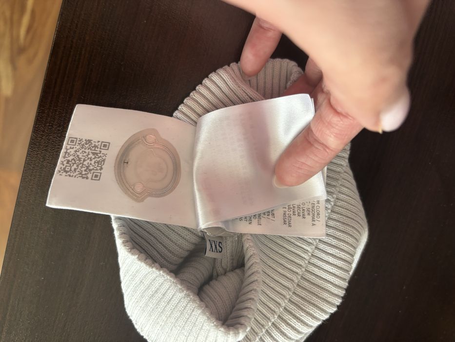 Бебешка шапка Moncler оригинал