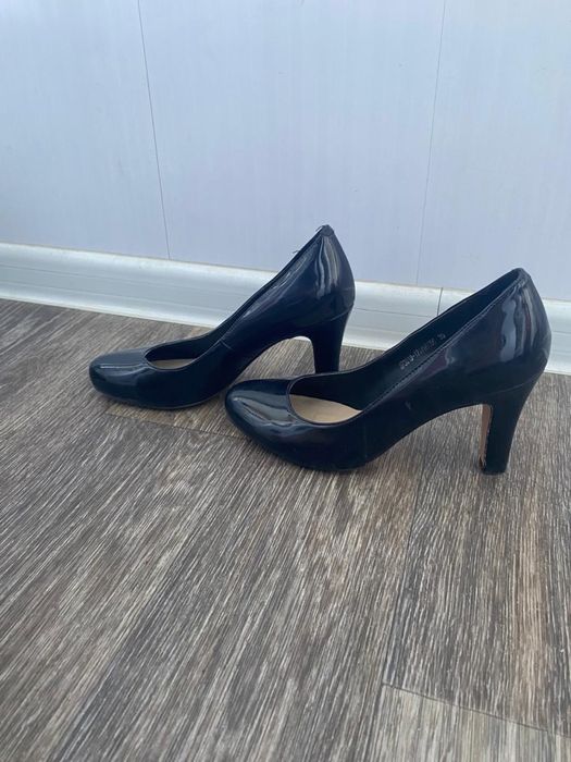 Продам туфли женские