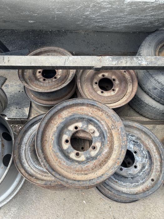 Прдам диски на уаз 15 радиус