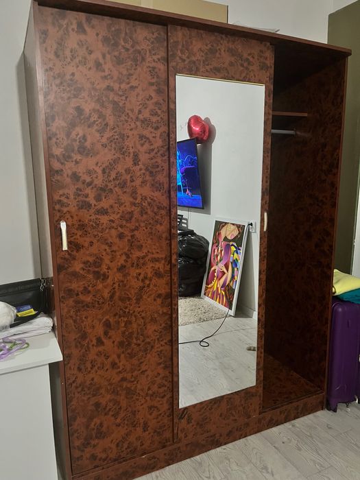 Шифоньер с зеркалом