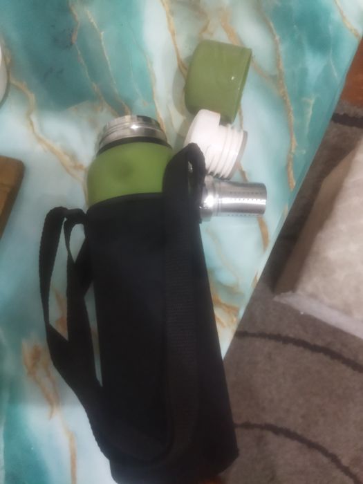 Продам новый термос 2,75 литров