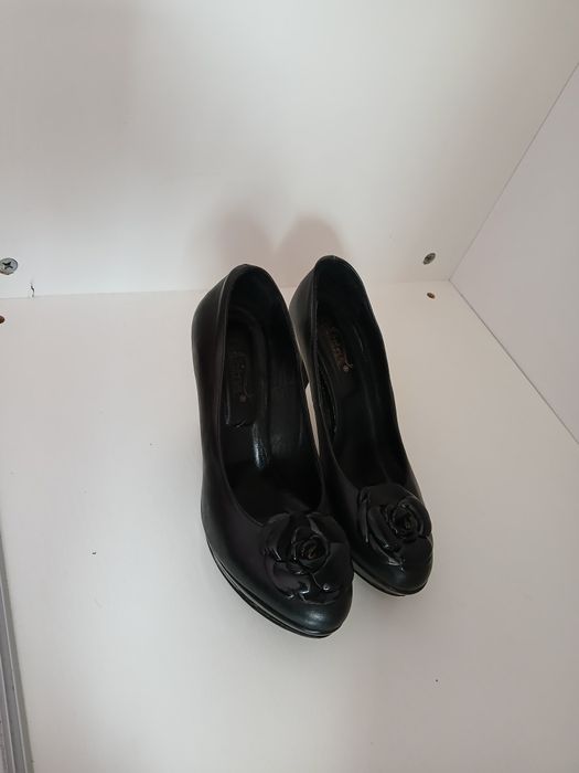 Обувки естествена кожа 38