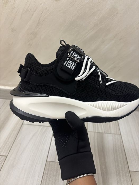 Adidasi Givenchy Paris