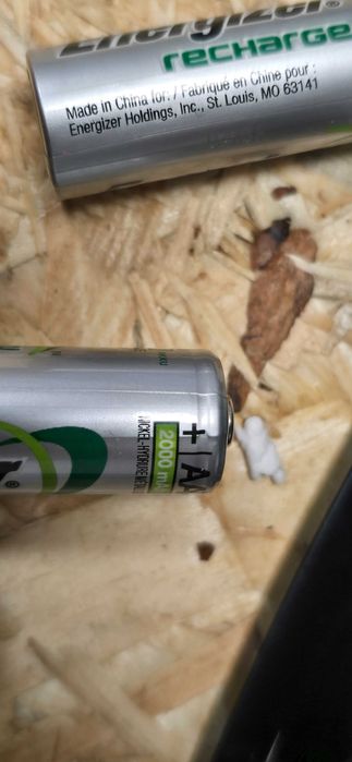 Incarcator cu 2 acumulatori AA Energizer
