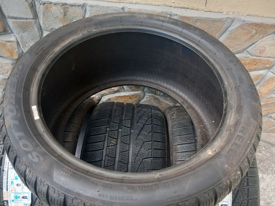 Чисто нови гуми 19цола Pirelli-sottozero-295/35/19.зимни.2016година.