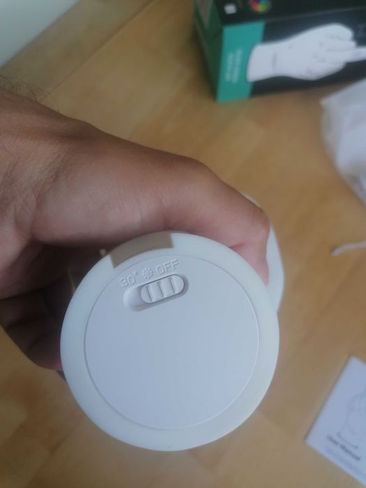 Lampă LED Gift Republic F* You Degetul Mijlociu - din Silicon – Lampă Decorativă Touch pentru Birou și Noptieră, Cadou Original Amuzant Prieteni
