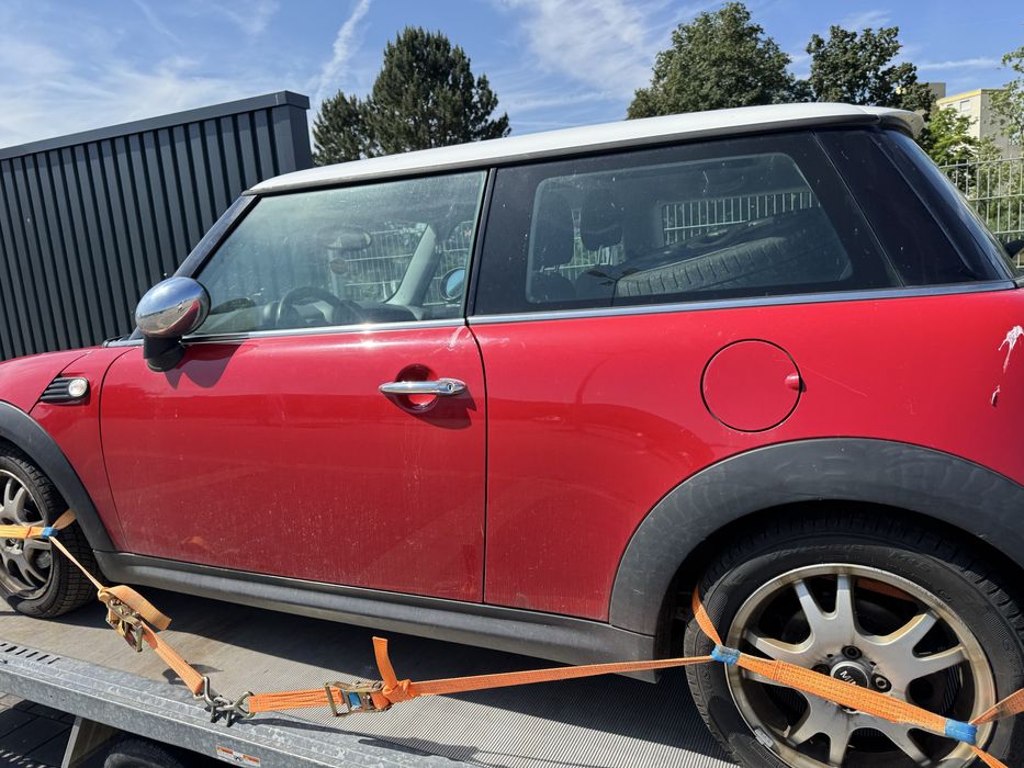 Dezmembrez mini cooper