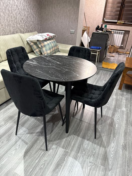 Стол стулья на 4 персон