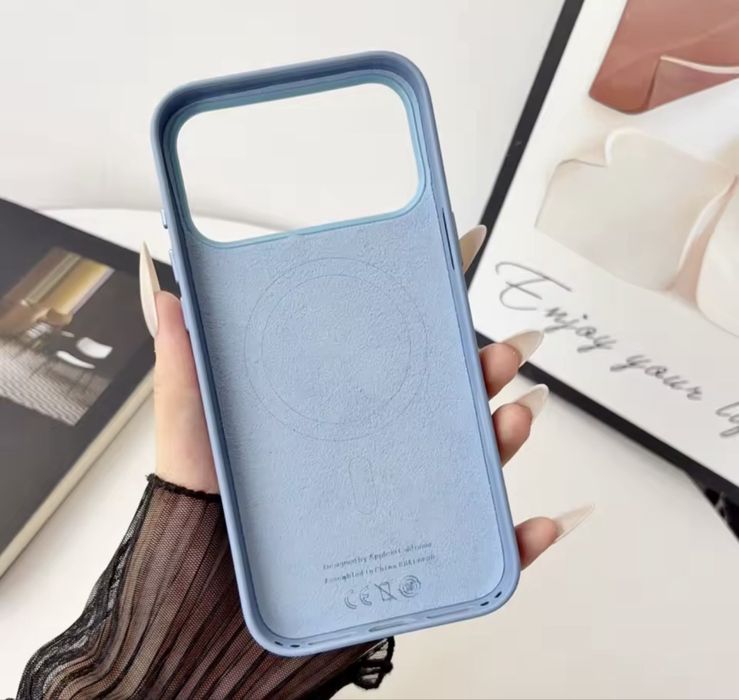 Huse din Piele Iphone 18Pro si 18Pro Max -Magsafe