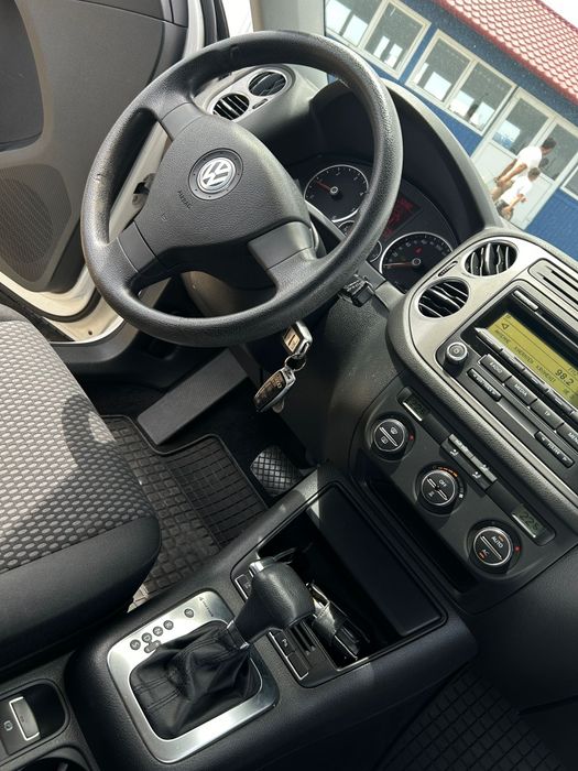 Vând VW Tiguan 2.0 TDI