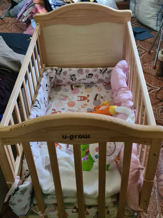 Patut de lemn si unul de voiaj