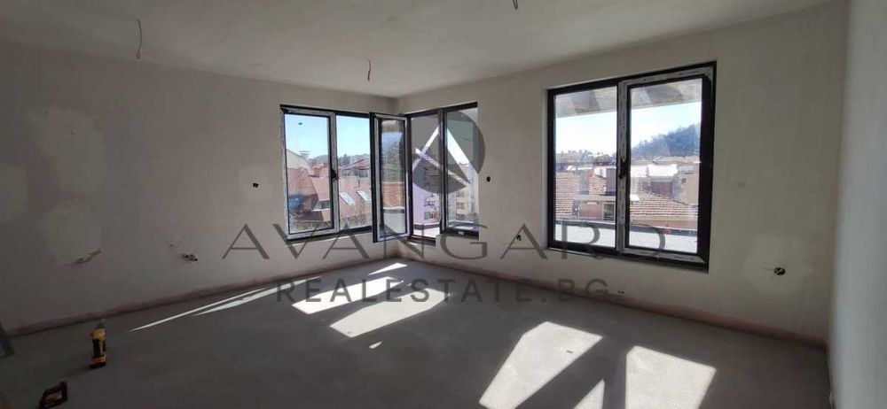 Продава се Тристаен апартамент в Пловдив, Център - 180 кв.м за 1350 €/кв.м - Снимка #1