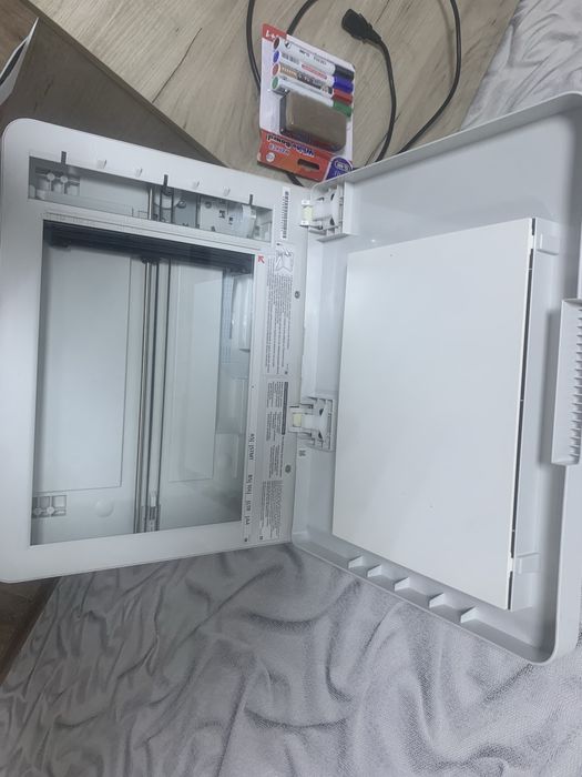 Canon i-sensys mf641cw