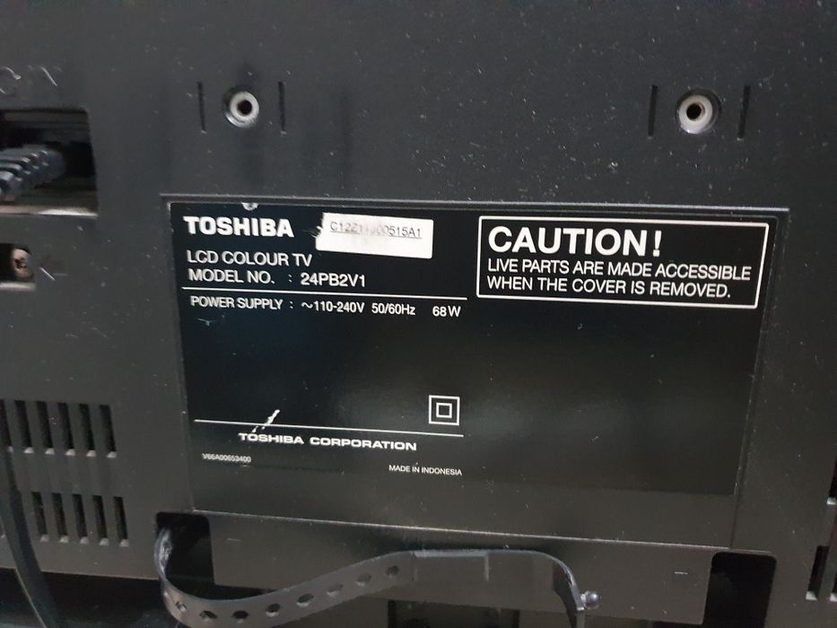 Televizor 24 Toshiba есть царапины