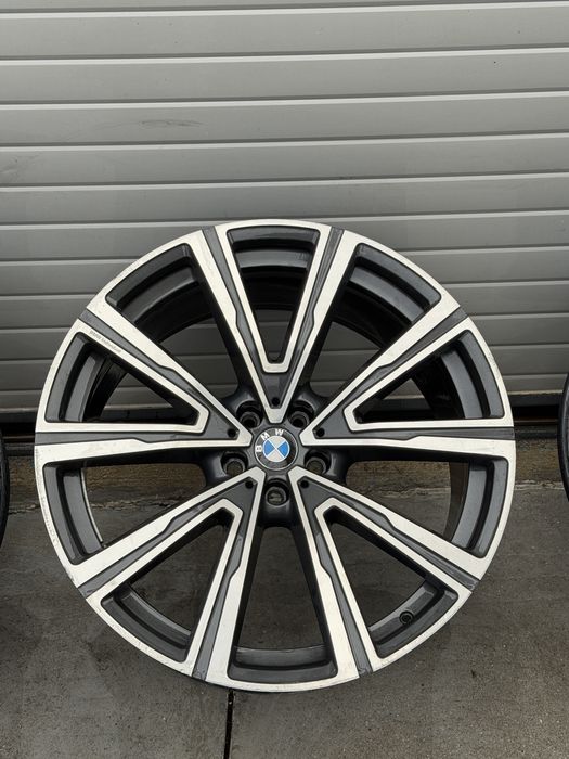 Оригинални джанти BMW INDIVIDUAL 22’