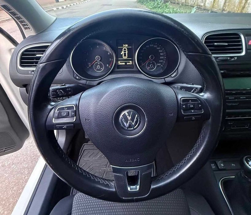 VOLKSWAGEN Golf 2010 — imagine 4
