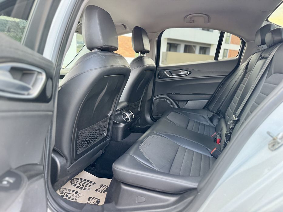 Alfa Romeo Giulia 2.2 Diesel 180 Cp Distronic Line Assist Bi-Xenon