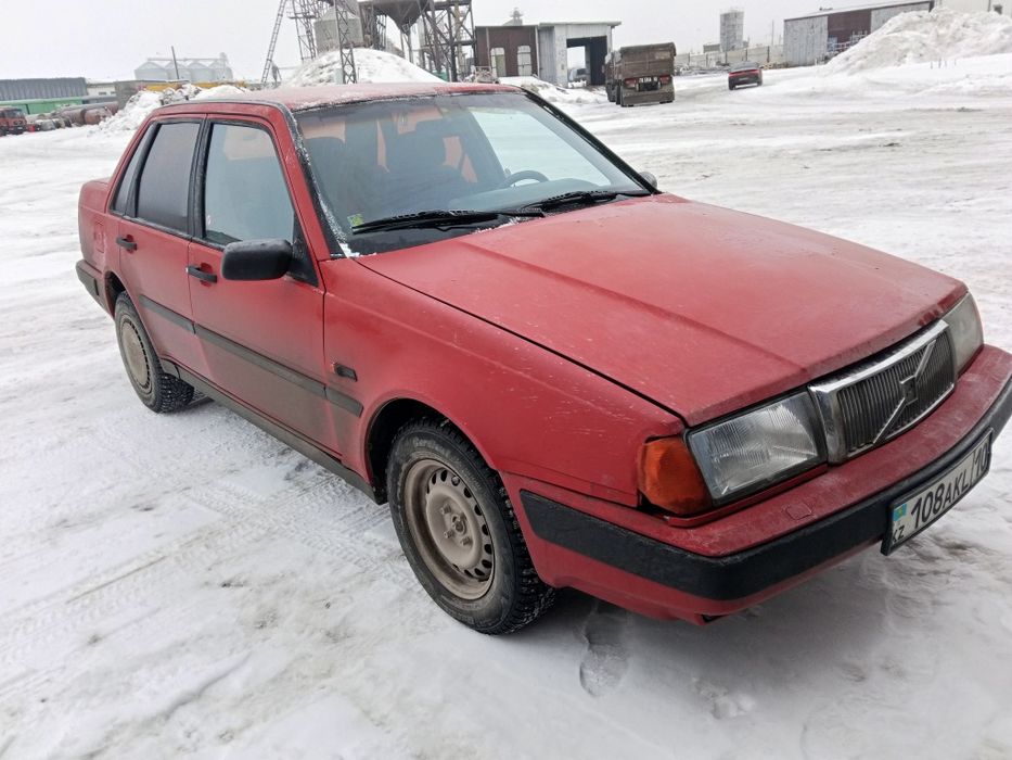 Продаю Автомобиль Volvo 460