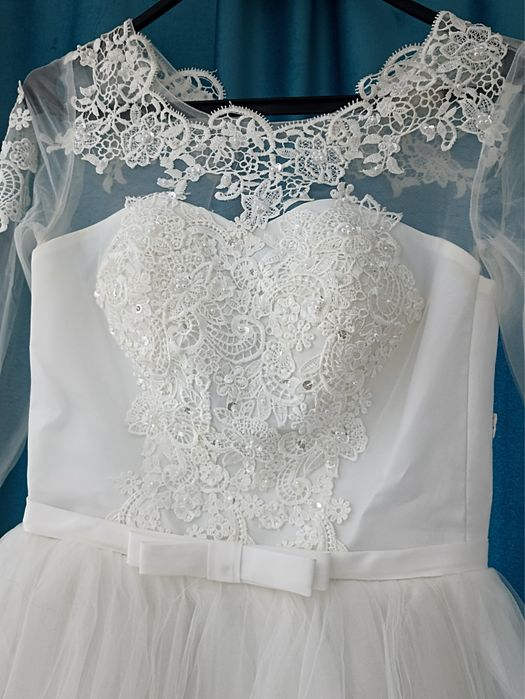 Продам свадебное платье с фатой