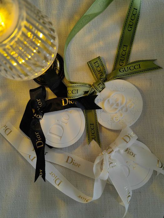 Луксозен ароматизатор за кола Dior/GUCCI подходящ а подарък