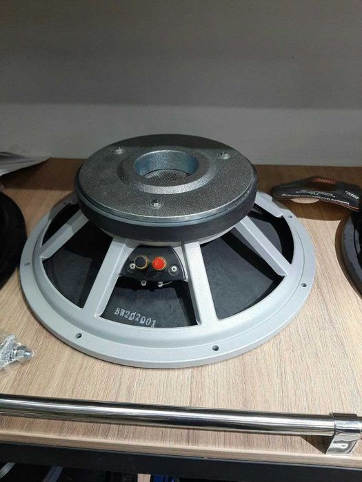 Kalu niz dinacord 600 yamaha 4000 mikrafonlar stoykalar