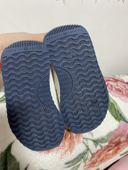 Adidasi Tommy hilfiger marimra 26